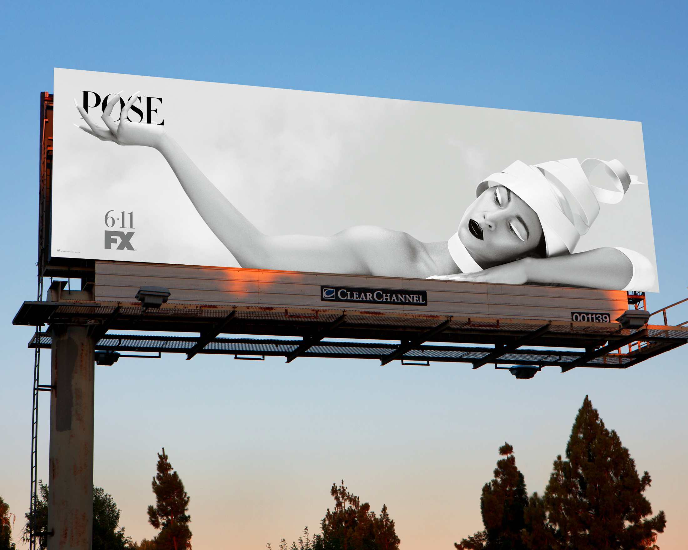 Thumbnail for Pose - Blanca Billboard